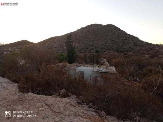 Chalet en venta en La Cruz, el Vinalopó Mitjà / El Vinalopó Medio
