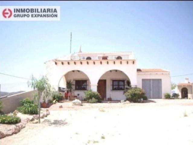 Chalet en venta en La Cruz, el Vinalopó Mitjà / El Vinalopó Medio