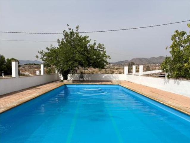 Chalet en venta en La Cruz, el Vinalopó Mitjà / El Vinalopó Medio
