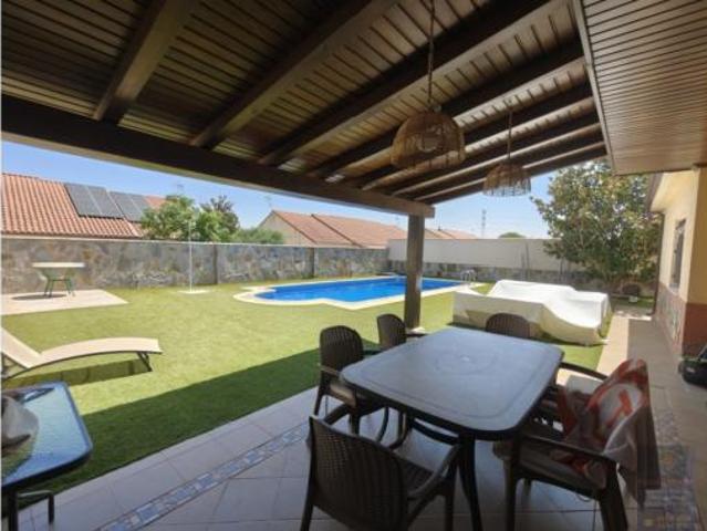 Chalet en venta en Novés, Toledo