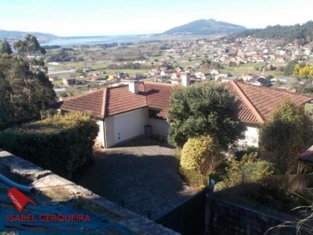 Villa en venta en O Rosal, A Portela