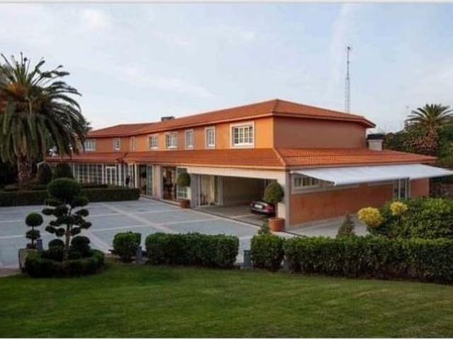 Chalet en venta en Oleiros