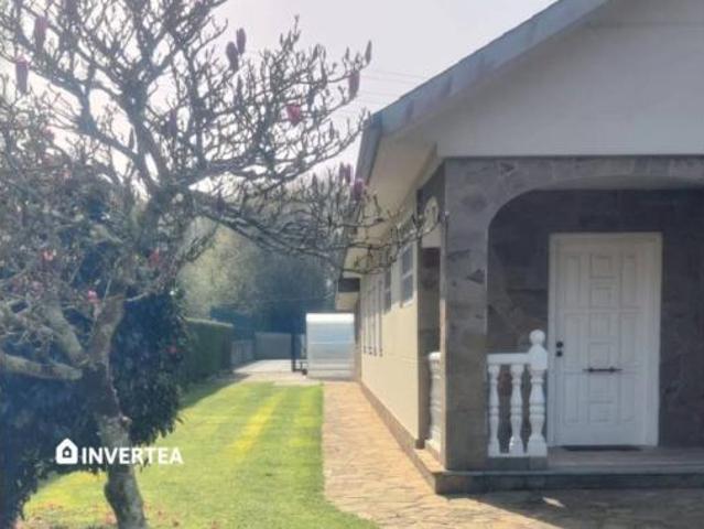Chalet en venta en Oleiros, A Coruña