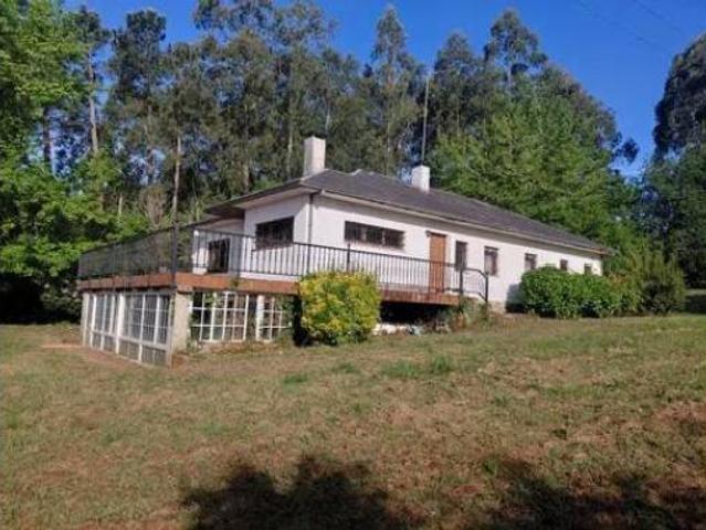 Chalet en venta en Oleiros, A Coruña
