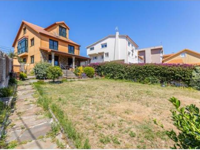 Chalet en venta en Oleiros, A Coruña