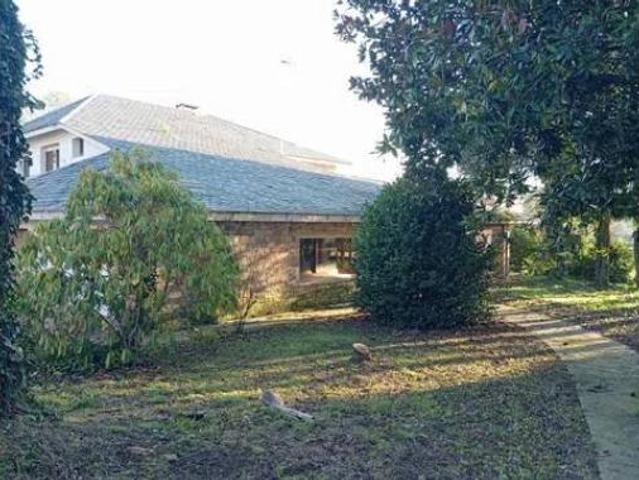 Chalet en venta en Oleiros, A Coruña