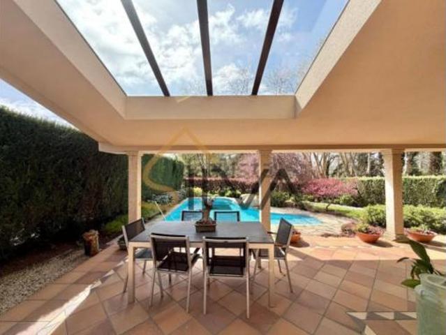 Chalet en venta en Oleiros, A Coruña