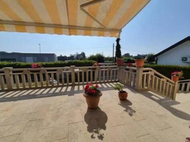 Chalet en venta en Oleiros, A Coruña