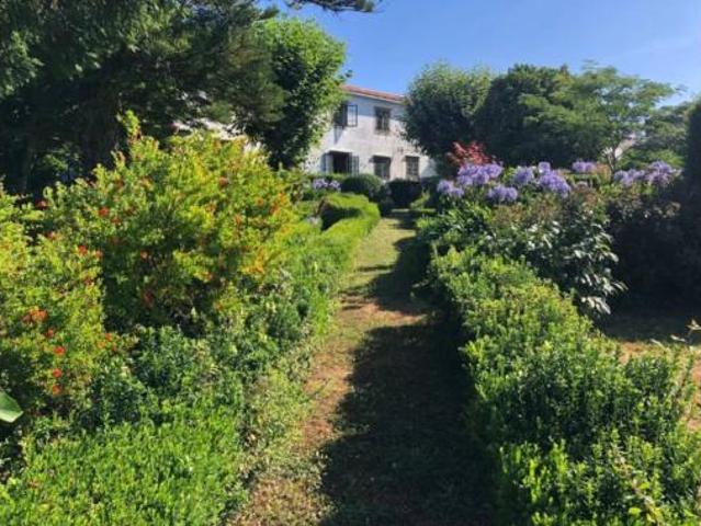 Chalet en venta en Oleiros