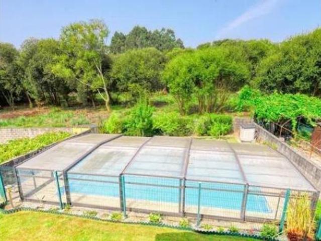Chalet en venta en Oleiros, A Coruña