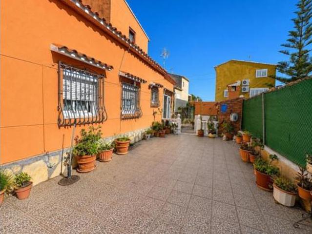 Chalet en venta en Urbanització Platja d'Oliva, la Safor