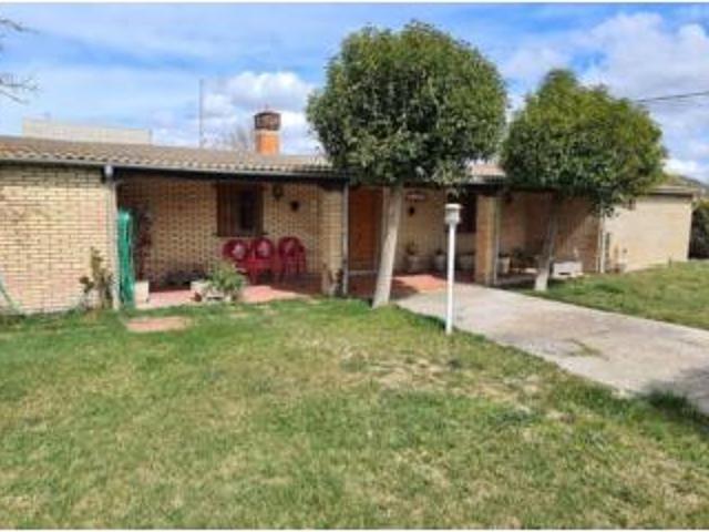 Chalet en venta en Olmos De Esgueva, Castilla y León