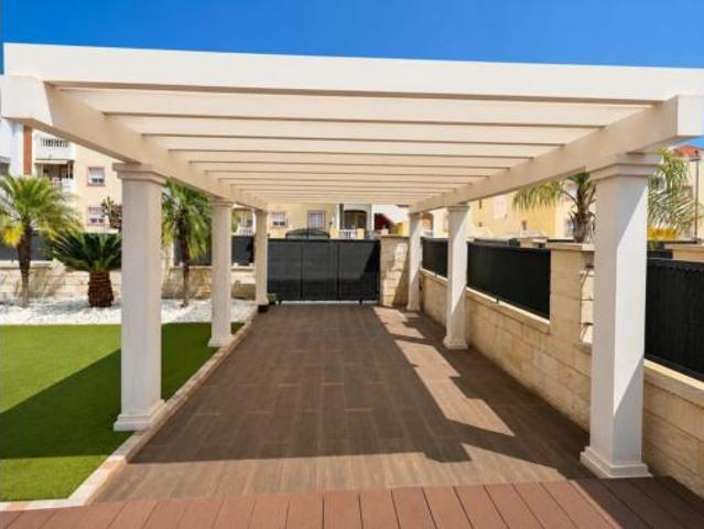 Chalet en venta en Urbanización La Zenia II, el Baix Segura / La Vega Baja