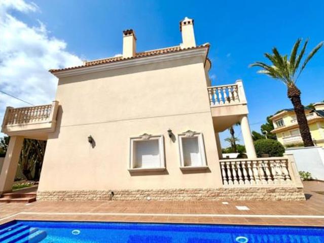 Chalet en venta en Urbanización La Zenia II, el Baix Segura / La Vega Baja