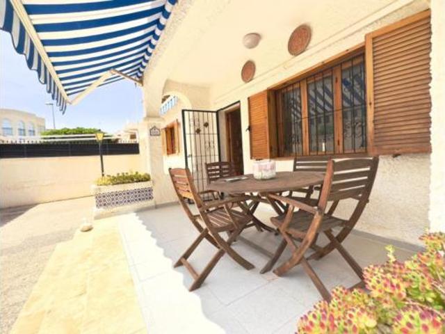Chalet en venta en Urbanización La Zenia II, el Baix Segura / La Vega Baja