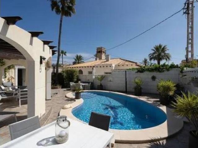 Chalet en venta en Urbanización La Zenia II, el Baix Segura / La Vega Baja