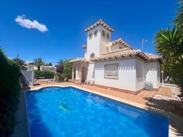 Chalet en venta en Urbanización La Zenia II, el Baix Segura / La Vega Baja