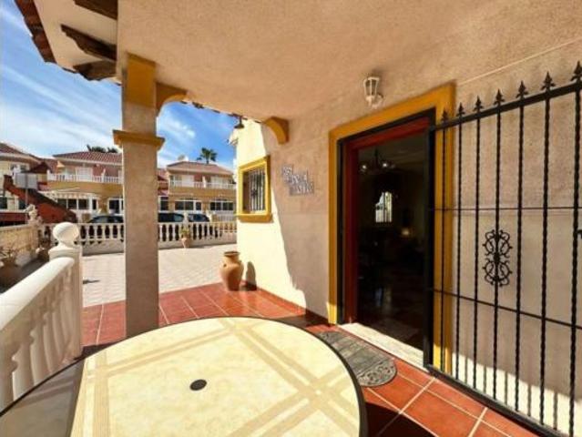 Chalet en venta en Sectores La Cuerda y Lomas de Cabo Roig, Orihuela