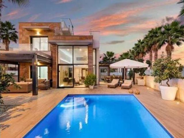 Chalet en venta en Urbanización La Zenia II, el Baix Segura / La Vega Baja