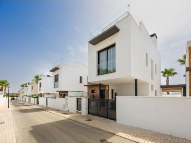 Chalet en venta en Urbanización La Zenia II, el Baix Segura / La Vega Baja