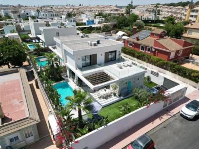 Chalet en venta en Sectores La Cuerda y Lomas de Cabo Roig, Orihuela