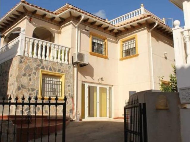 Chalet en venta en Urbanización La Zenia II, el Baix Segura / La Vega Baja