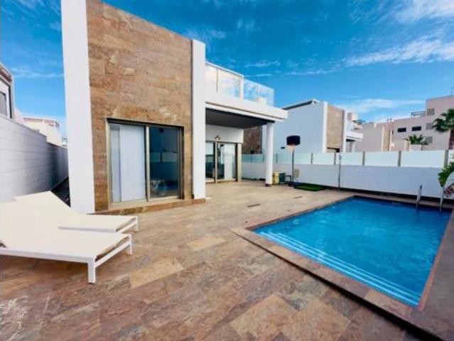 Chalet en venta en Villa Martín, el Baix Segura / La Vega Baja