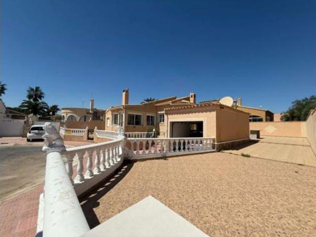 Chalet en venta en Urbanización la Florida, el Baix Segura / La Vega Baja