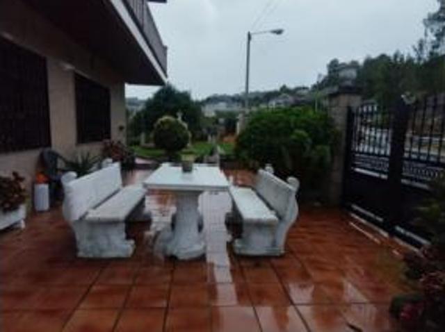 Chalet en venta en O Castelo, Ourense