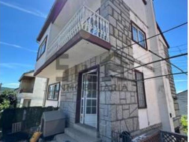 Villa en venta en Ourense, A Carballeira