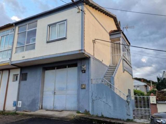 Chalet en venta en As Lagoas, Ourense