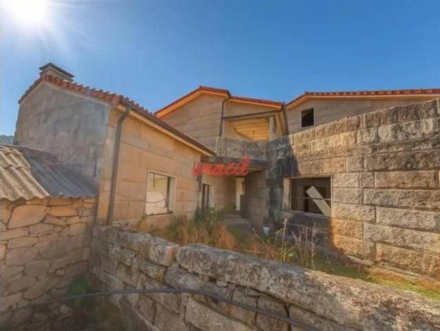 Chalet en venta en Untes, Ourense