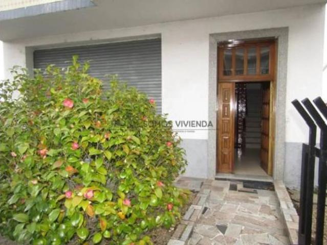 Chalet en venta en O Castelo, Ourense