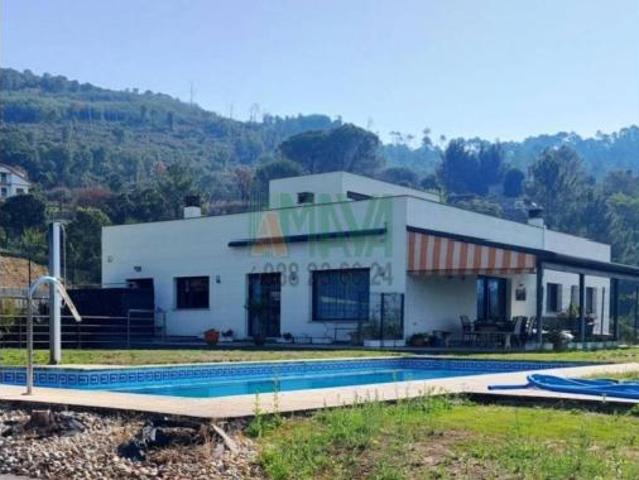 Chalet en venta en Mende, Ourense