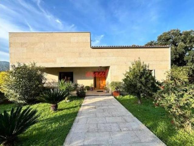 Chalet en venta en Reza, Ourense