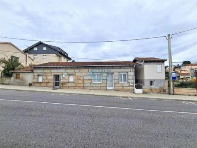 Chalet en venta en Montealegre, Ourense