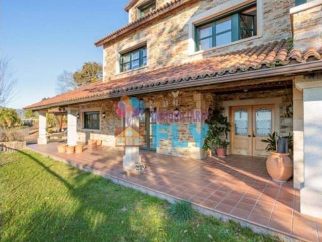 Villa en venta en Ourense, Ceboliño