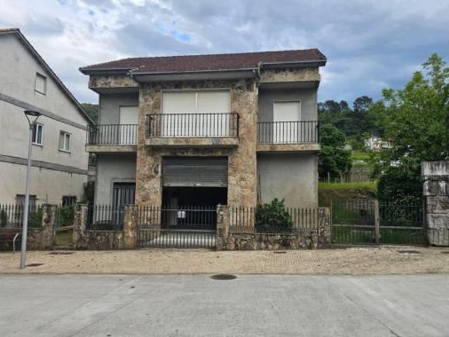 Villa en venta en Ourense