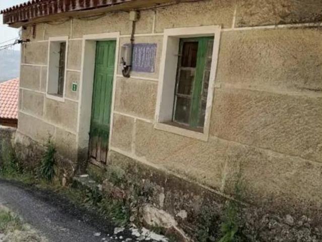 Chalet en venta en Regoufe, Ourense