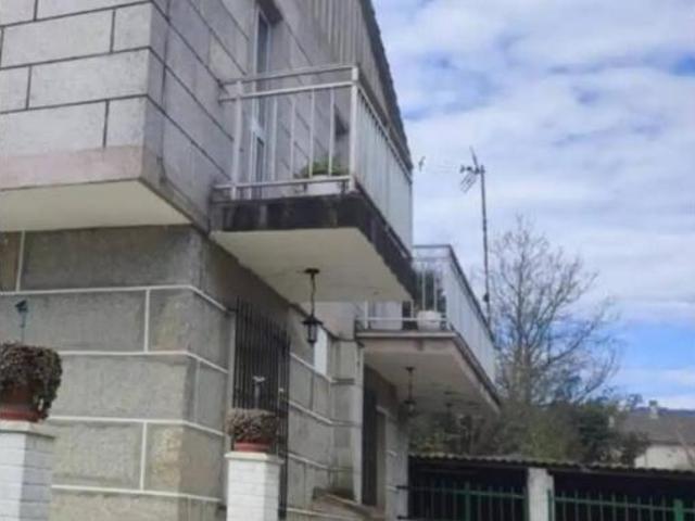 Chalet en venta en Arrabaldo, Ourense
