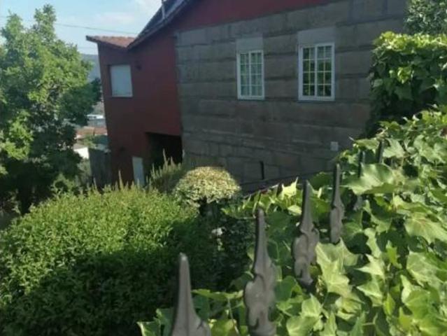 Chalet en venta en O Vinteún, Ourense