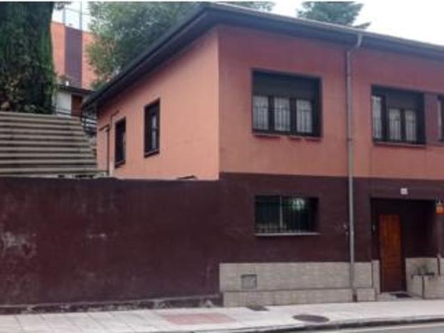 Chalet en venta en Oviedo, Asturias