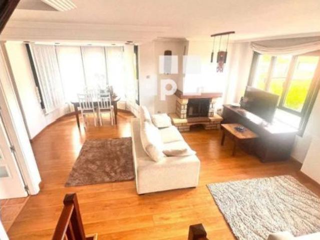 Villa en venta en Oviedo, Campiello