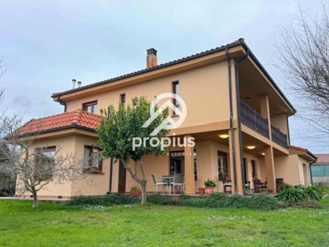 Chalet en venta en Valdemora, Oviedo