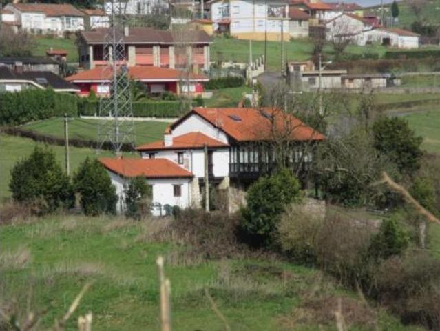 Chalet en venta en Oviedo, Asturias