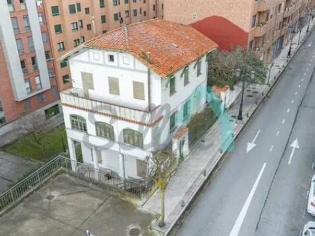 Chalet en venta en Oviedo, Asturias