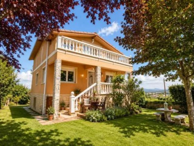Chalet en venta en Oviedo, Asturias