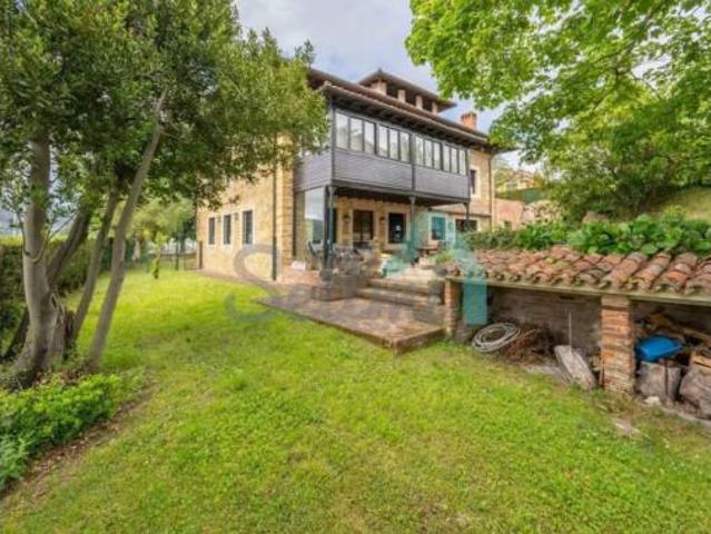 Chalet en venta en Oviedo, Asturias