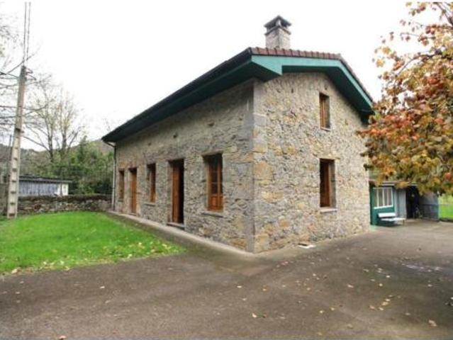 Chalet en venta en Oviedo, Asturias