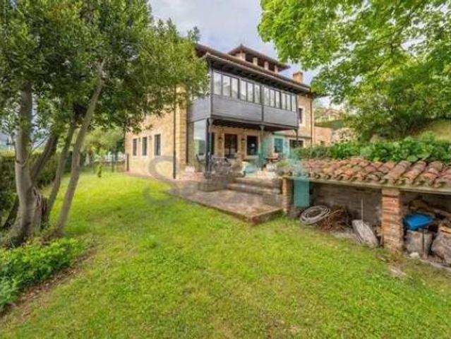 Chalet en venta en Oviedo, Asturias